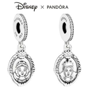 NWOT Pandora x Disney Snow White/ Evil Queen Double Sided Charm
